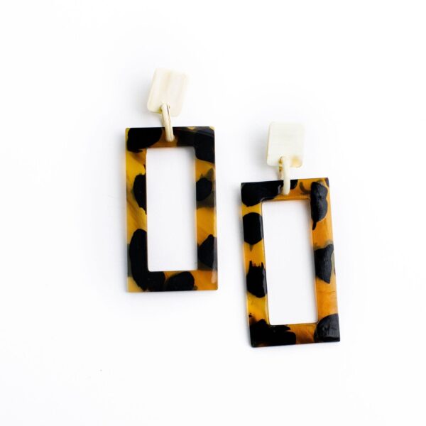 sunshine-tienda-tortoise-block-earrings-29249136689267_1728x